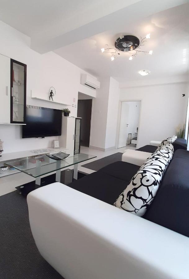 Apartment Decumana Кърк Екстериор снимка