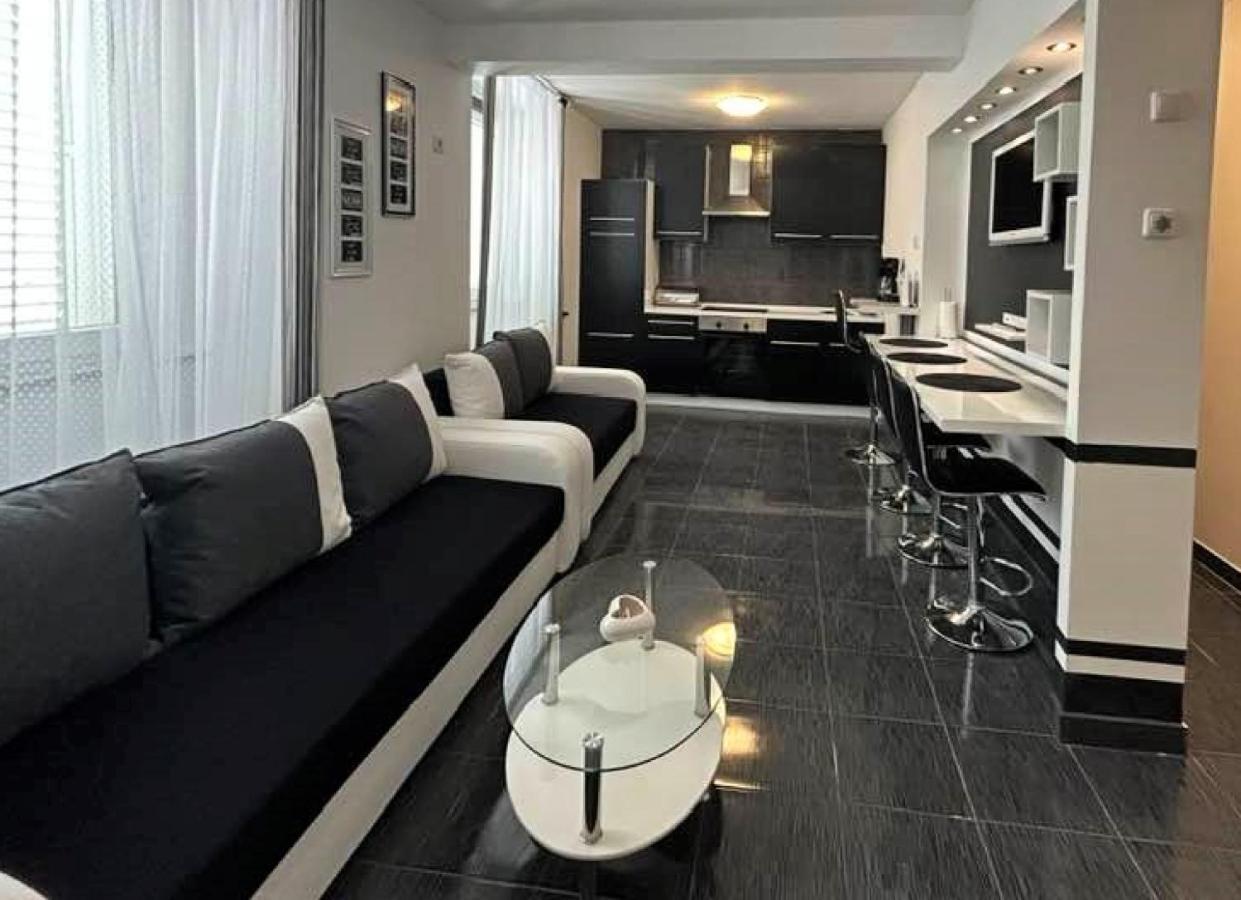 Apartment Decumana Кърк Екстериор снимка